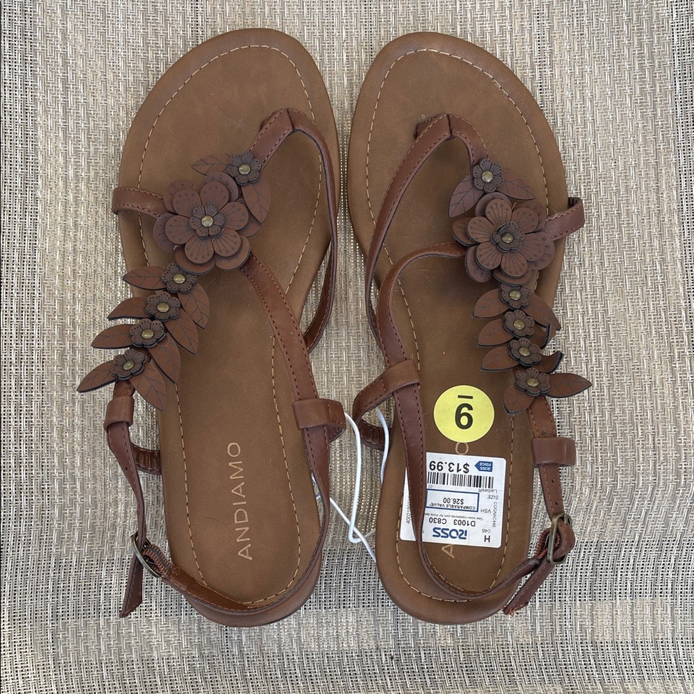 Andiamo Women's Brown Floral Sandals